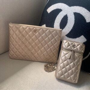 NWT Rare Chanel 21P Gold Lambskin Large Cc O Case